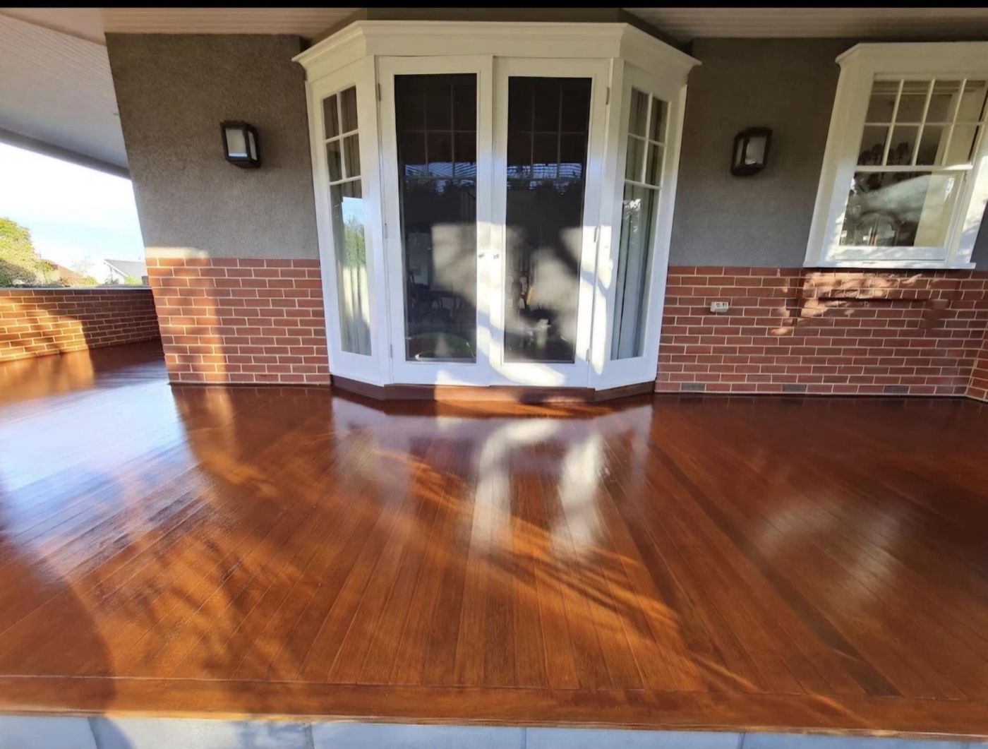 Port Melbourne interior with bay window and polished floor